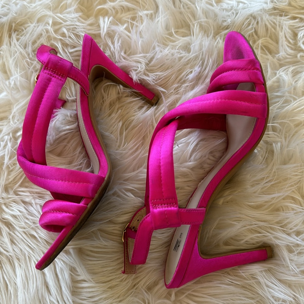 Fuchsia Heels - Picture 2 of 4